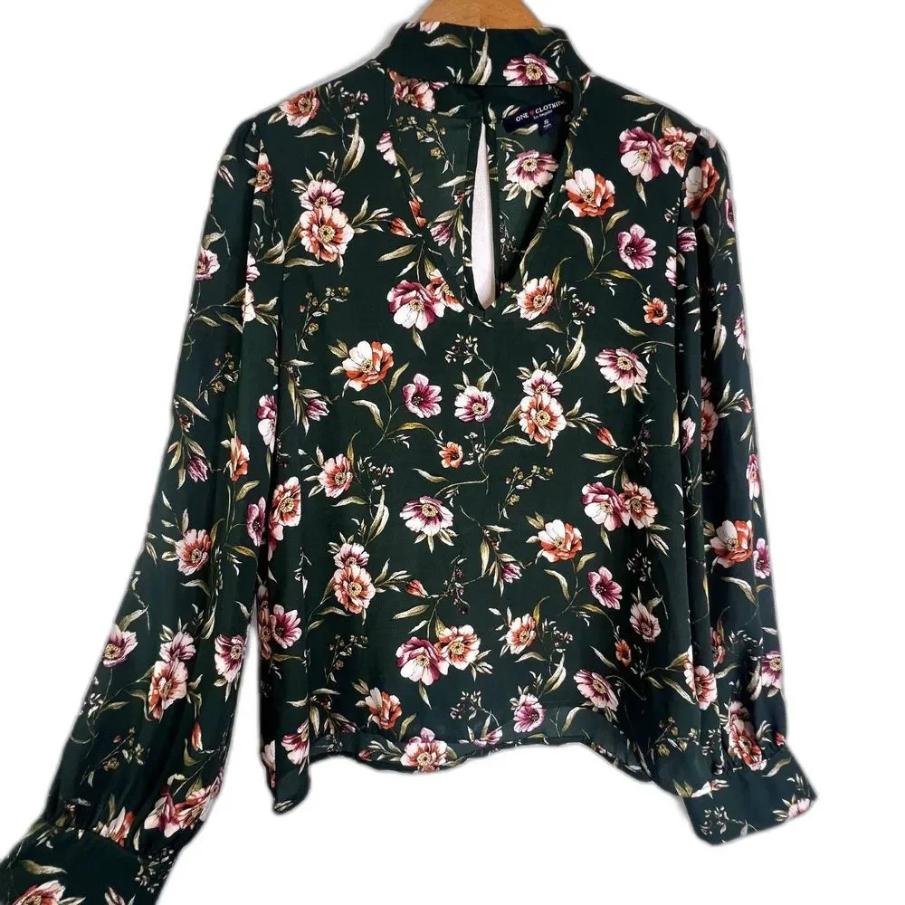 One Clothing Choker Neck Moody Floral Boho Long Sleeve Blouse Size SM